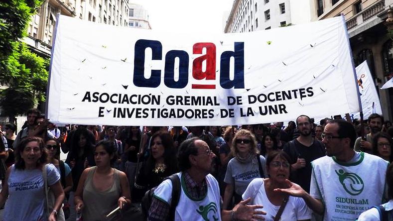 Los docentes de la UNR adhieren al paro de 48 horas impulsado por Conadu.