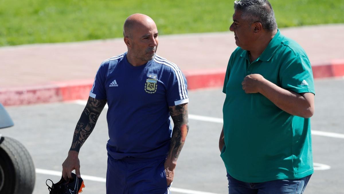 Sampaoli y Tapia llegaron al país tras la eliminación en el Mundial