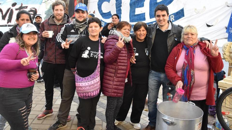 La convocatoria fue a un "Desayuno Patriótico" para mostrar la realidad de los barrios.