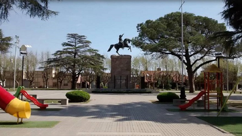 Los chicos de Barracas se mudan a la Plaza San Martín.