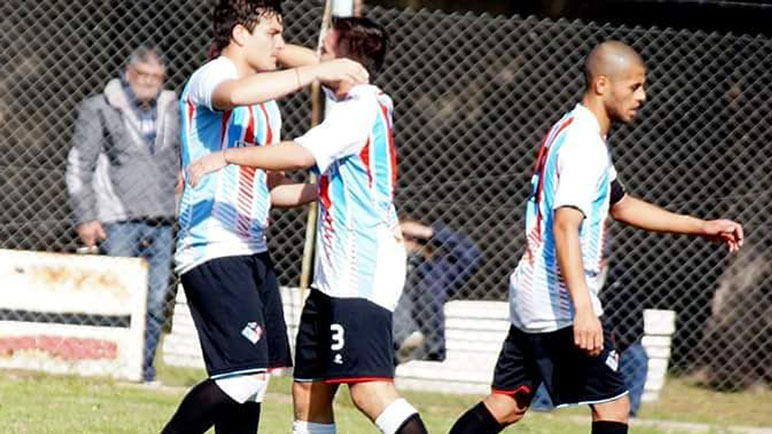 Libonatti abrazado por Malano. Alexis retorna a Casilda Club.