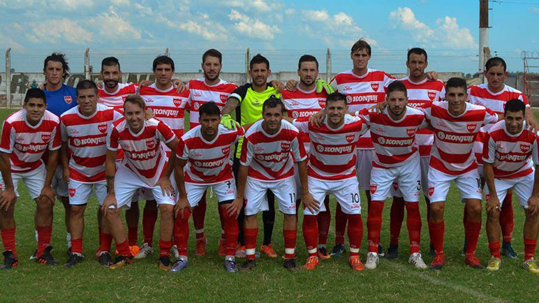 Azimonti ya no formará parte de la foto de Unión Deportiva. Se va con la clasificación.