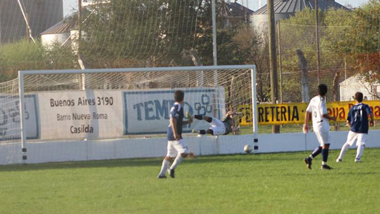 Belgrano y Aprendices en el Fortín, en 2013. Hoy se ven las caras en Arequito.