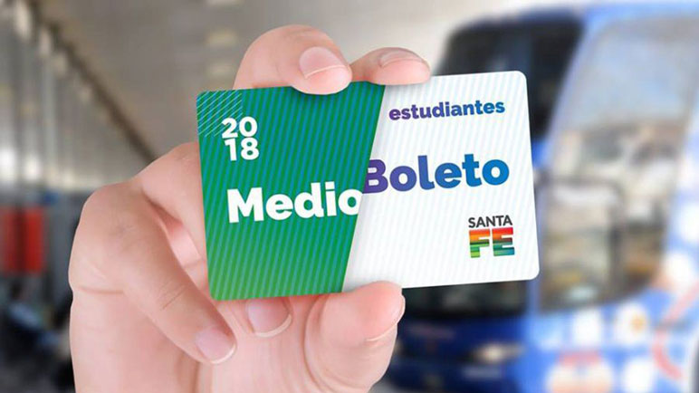 Quien pudiera tenerla. Los chicos esperan la credencial desde hace meses.