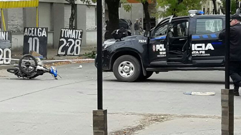 La víctima del robo que luego derivó en un accidente dio su versión del suceso.