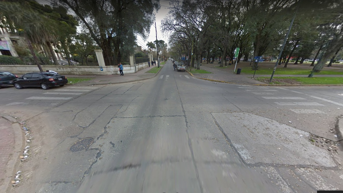 Intersección de las calles Herrera y Warnes, donde ocurrió el choque. (Foto: Google Street View)