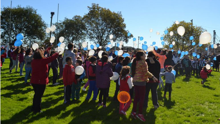 Los socios de Aprendices festejando el Centenario. ¿Dejarán de ser dueños?
