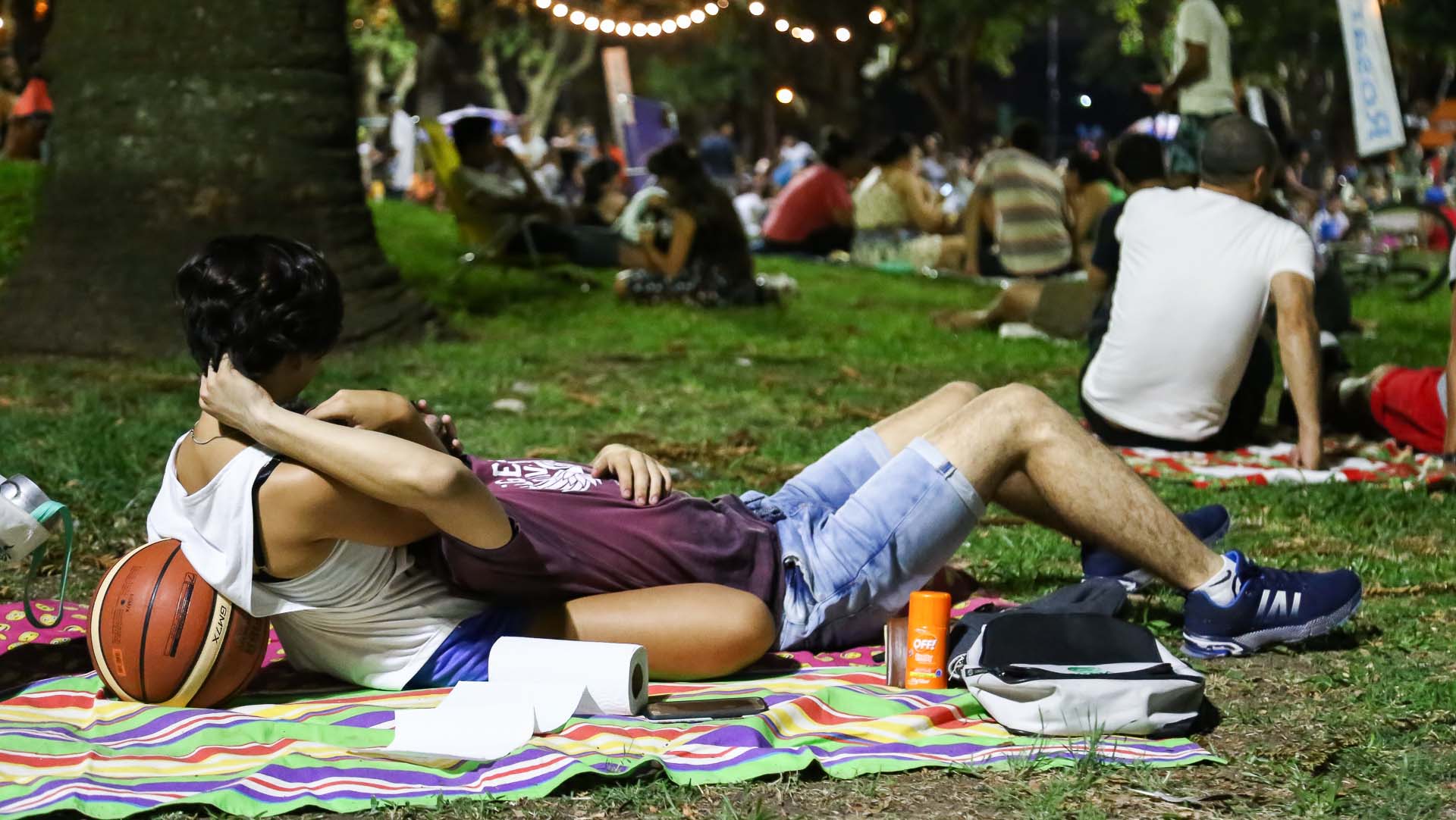 El primer picnic nocturno del año llega al Rosedal