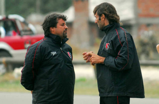 Caruso Lombardi también se postuló para volver a vestirse de rojo y negro.