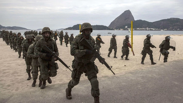 Militares toman el control de la seguridad en Río (EFE)