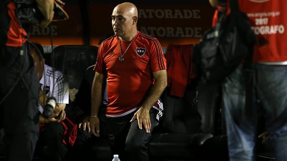 El Chocho podría dejar su cargo tras la derrota ante Central. (Foto: NOB)