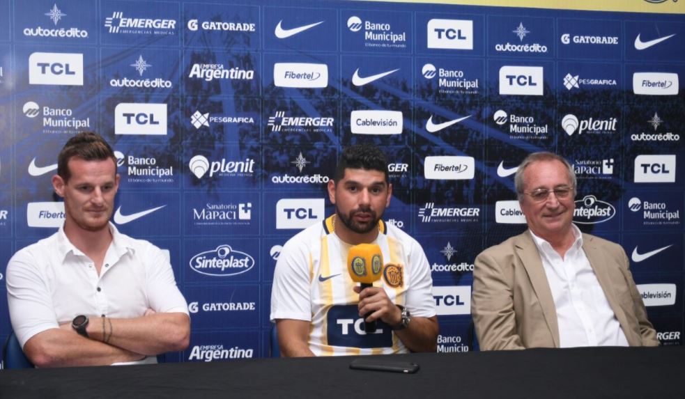 Ortigoza este mediodía, luego de su primera práctica canalla. (@CARCoficial)