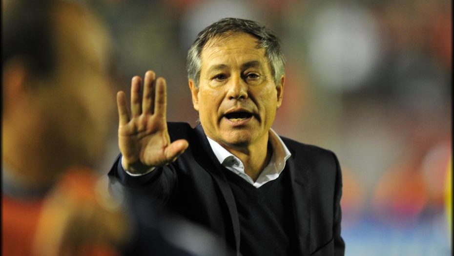Holan dejó de ser el entrenador de Independiente