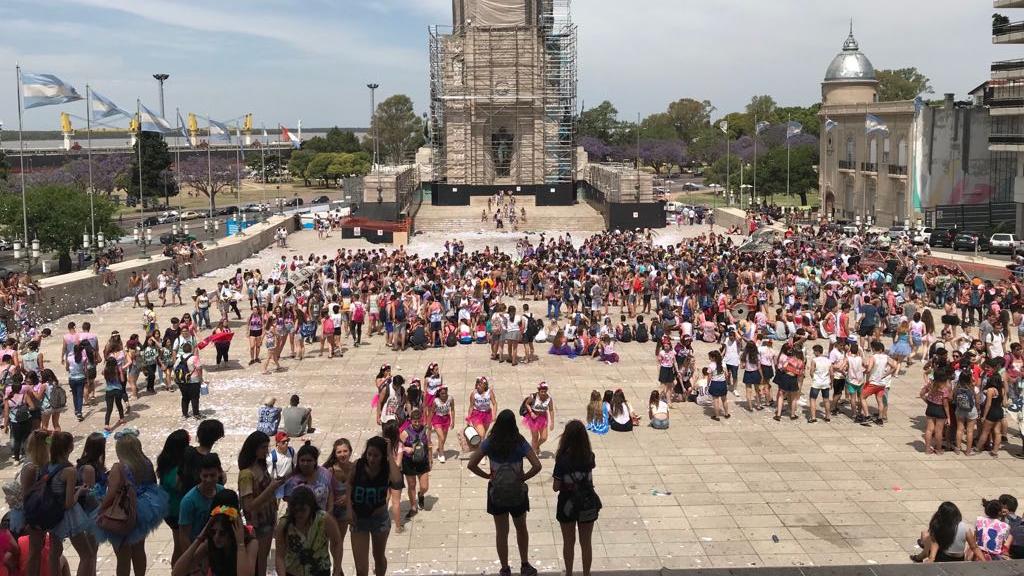 Banderazo escolar: tres estudiantes heridos y 900 litros de alcohol incautados 