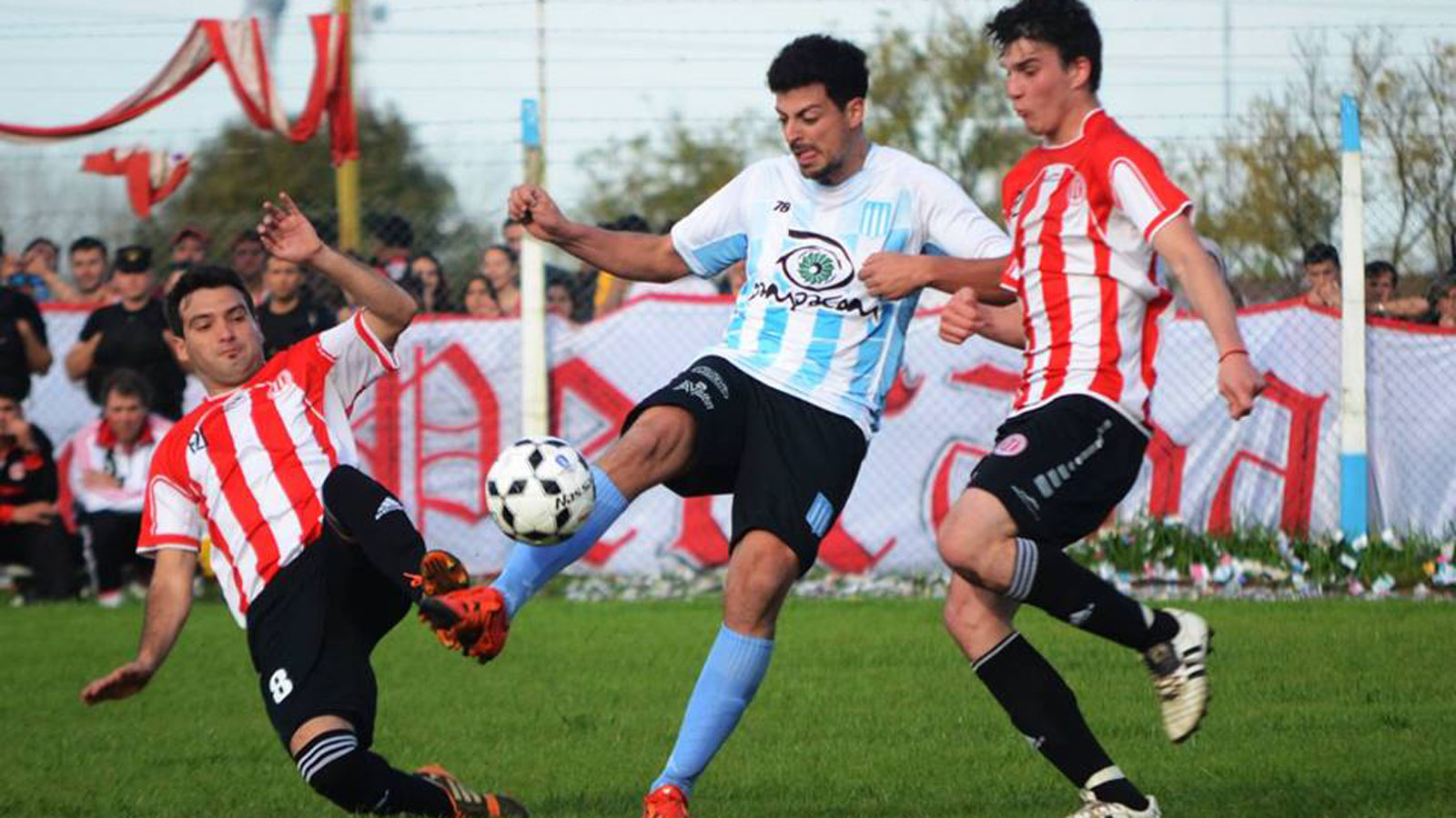 Los equipos de Firmat debutaron son sendos triunfos.