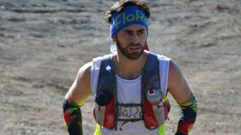 Román Villagra en plena carrera. Completó el recorrido en poco más de 34 horas.