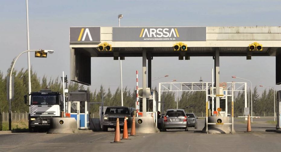 Trabajadores de Arssa protestan en los peajes por falta de pago 