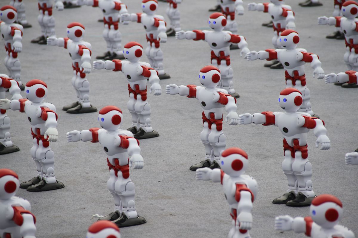 Mas de mil robots bailarines lograron un nuevo récord mundial