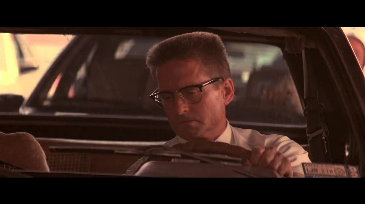 Michael Douglas en Un día de furia. Puede pasar hasta en cualquier lugar.