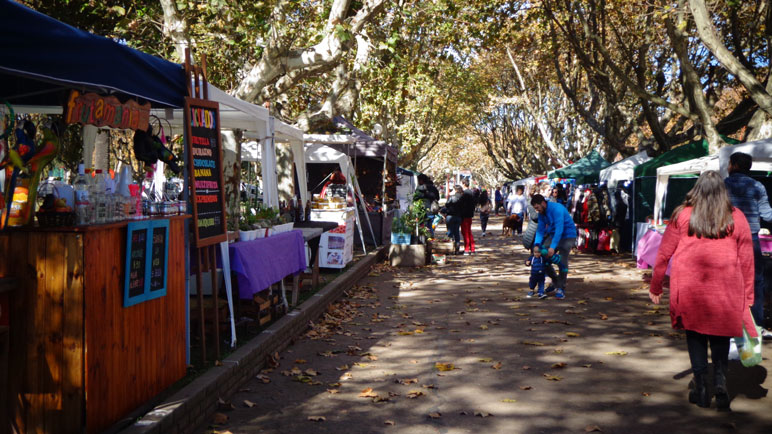 La Feria de la Amistad se desarrollará desde las 14 en la Plaza de los Mástiles.