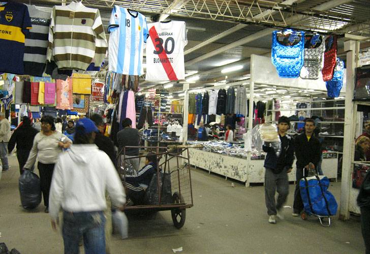 La feria La Salada es manejada por una asociación ilícita