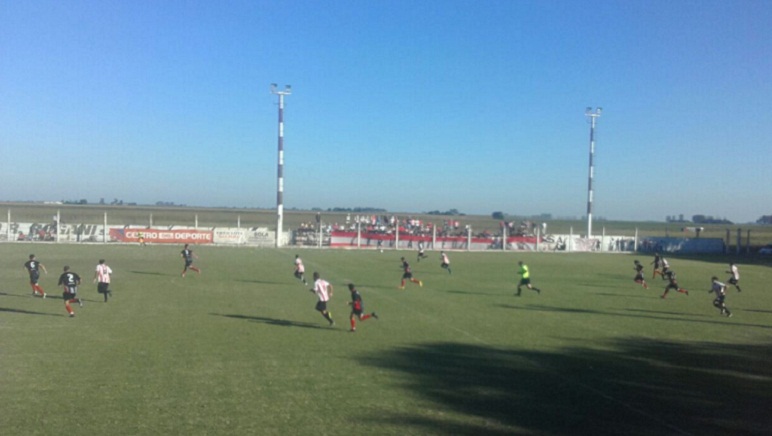 Atlético Pujato tiene que darlo vuelta en su cancha.