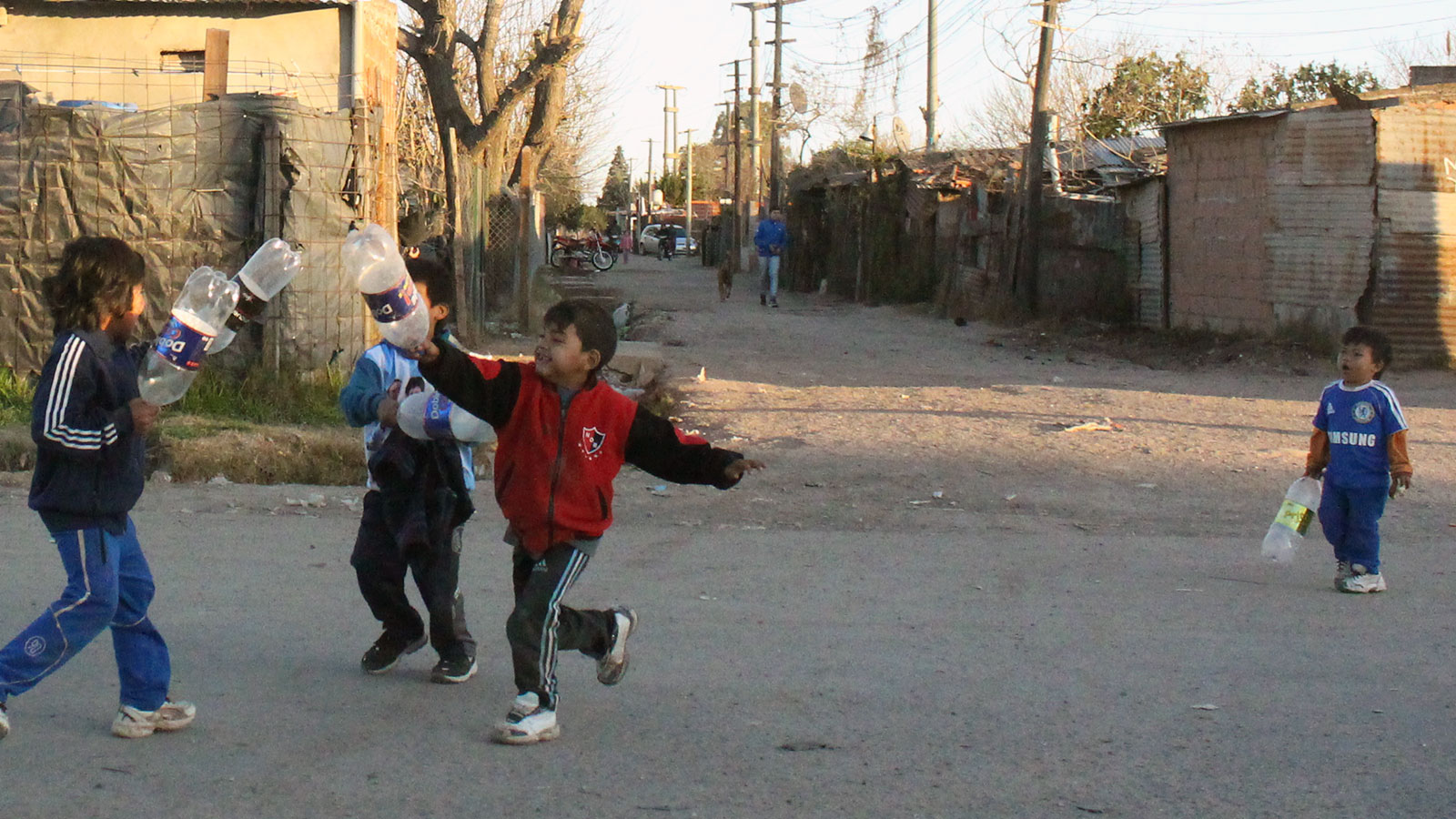 Unos 5,6 millones de niños viven en la pobreza en el país. 