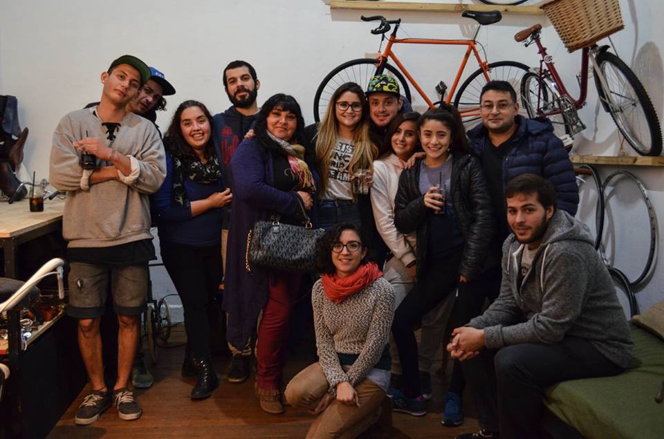 La apertura del showroom y taller de los emprendedores, que dictan el taller este domingo.