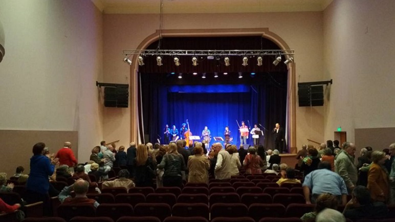 La Orquesta La Biaba brindó un concierto el domingo por la noche.