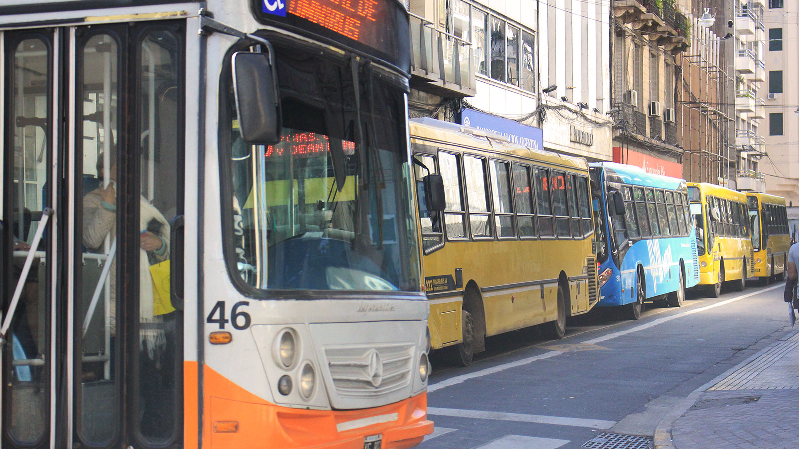 Controles en el microcentro para terminar con los embotellamientos