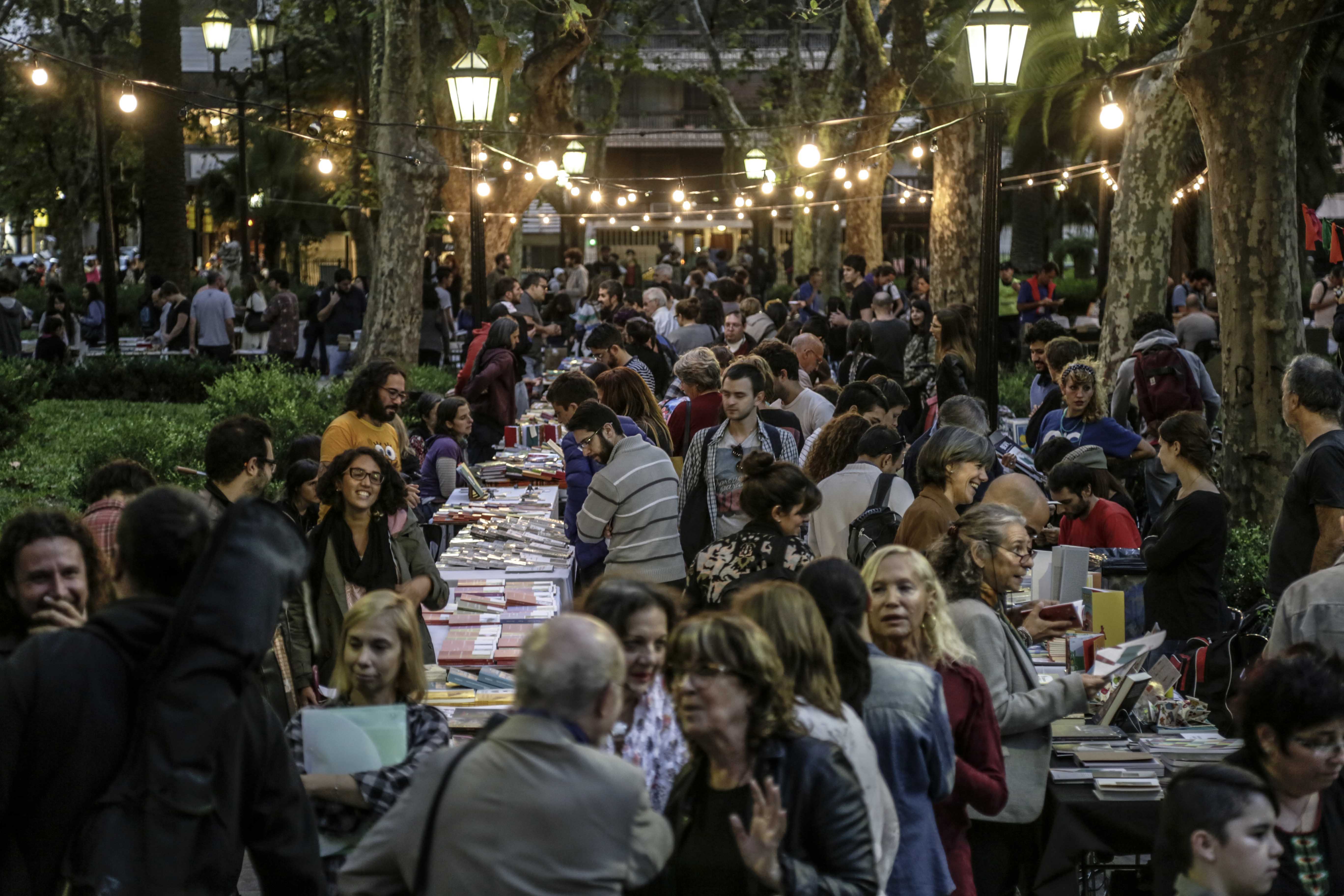 Los rosarinos renovaron su amor por los libros (Prensa MR)