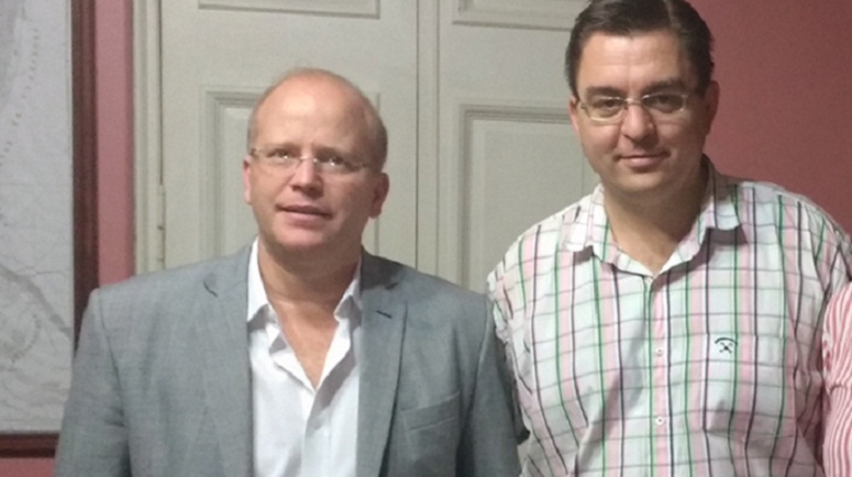 El Ministro, Luis Contigiani, junto al Intendente, Juan José Sarasola.