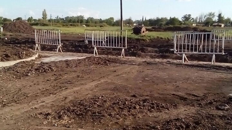 El camino está cortado hace varios días y las obras paralizadas.