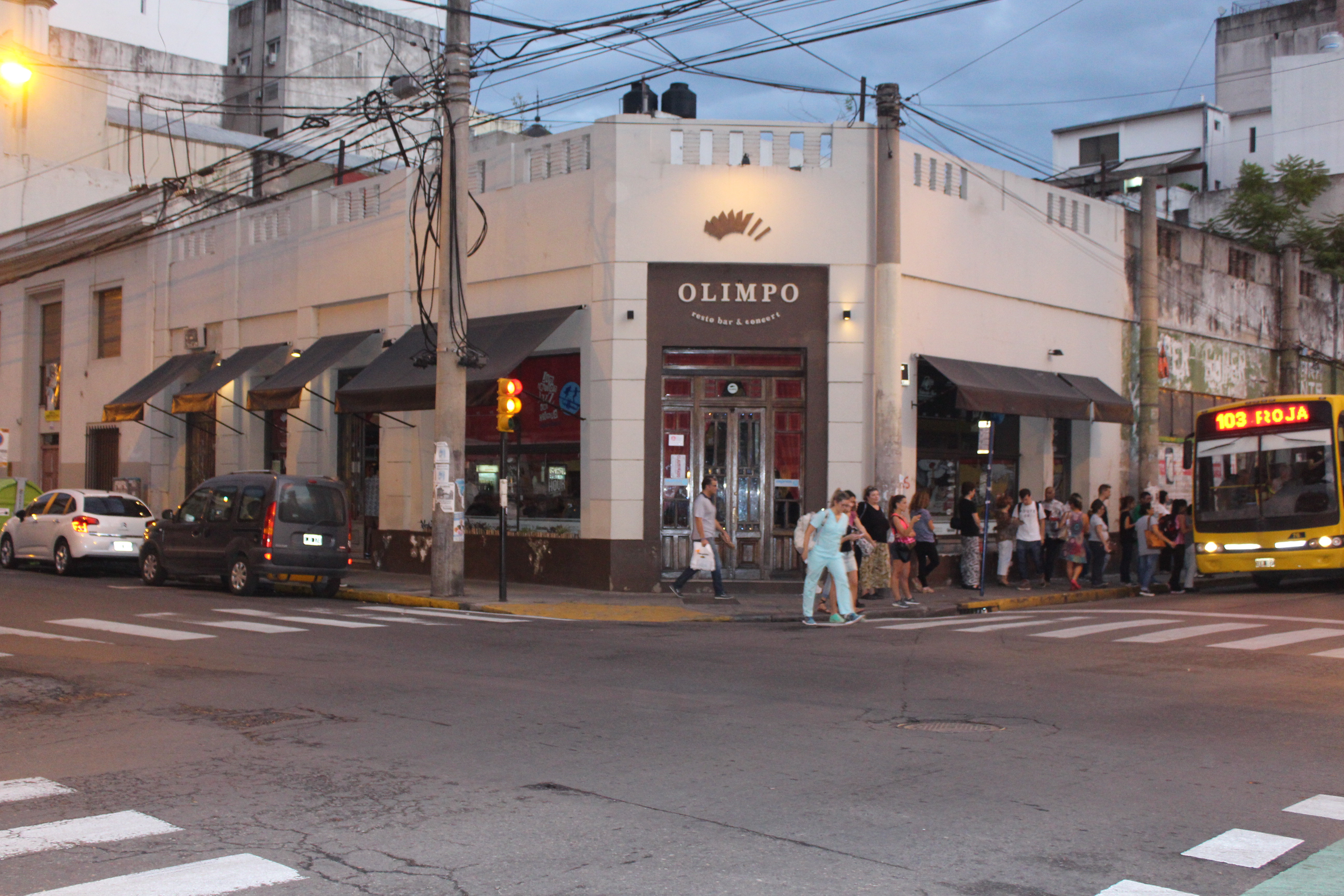 Clausuran el Bar Olimpo y ya organizan un "salvataje"