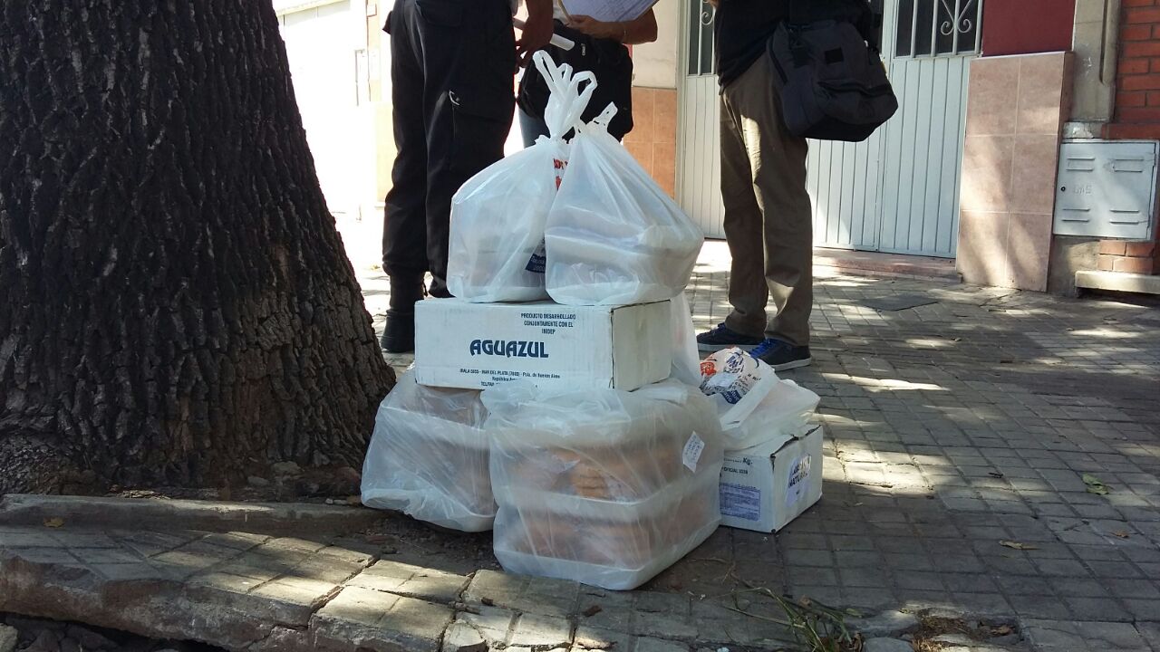 Parte de los kilos de pescados incautados a la pescadería.