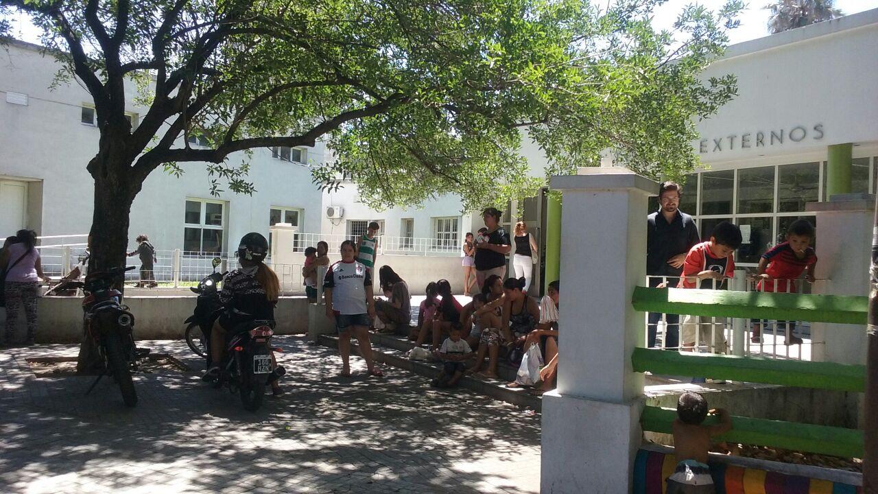 Familiares de víctimas de Salta 2141 y Bomberos repartieron juguetes.