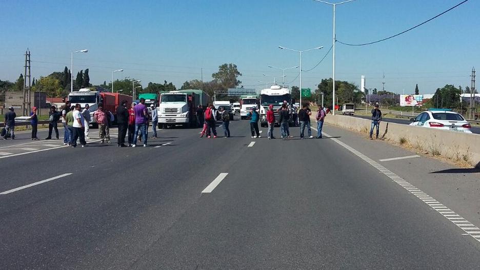 Los trabajadores esperan una respuesta del gobierno provincial. (Foto: @RedSegVial)