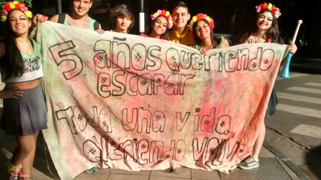 Alumnos del San Jorge en pleno festejo (Rosarioplus)