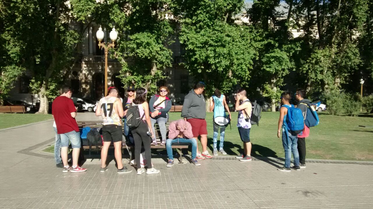 El centro despertó con los festejos de estudiantes secundarios