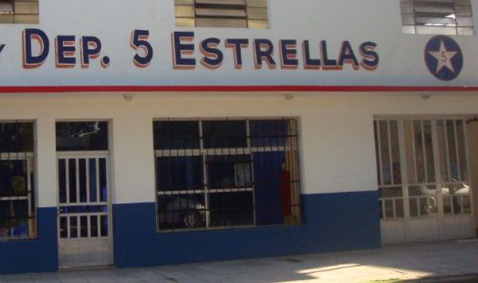 Blas y un cartel intimidatorio