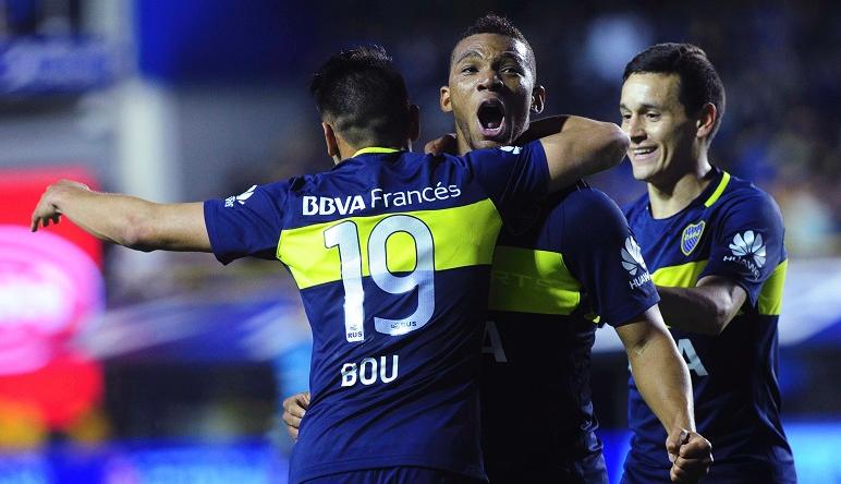 Fabra festeja el tercero y Boca sueña.