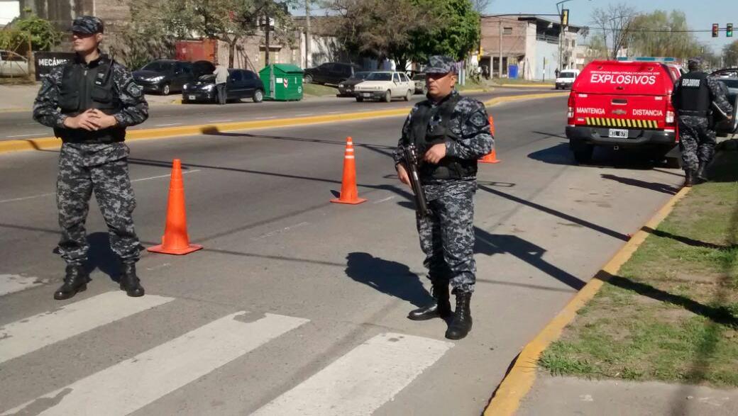 Control vehicular en Felipe Moré y Avenida Pellegrini, este jueves.