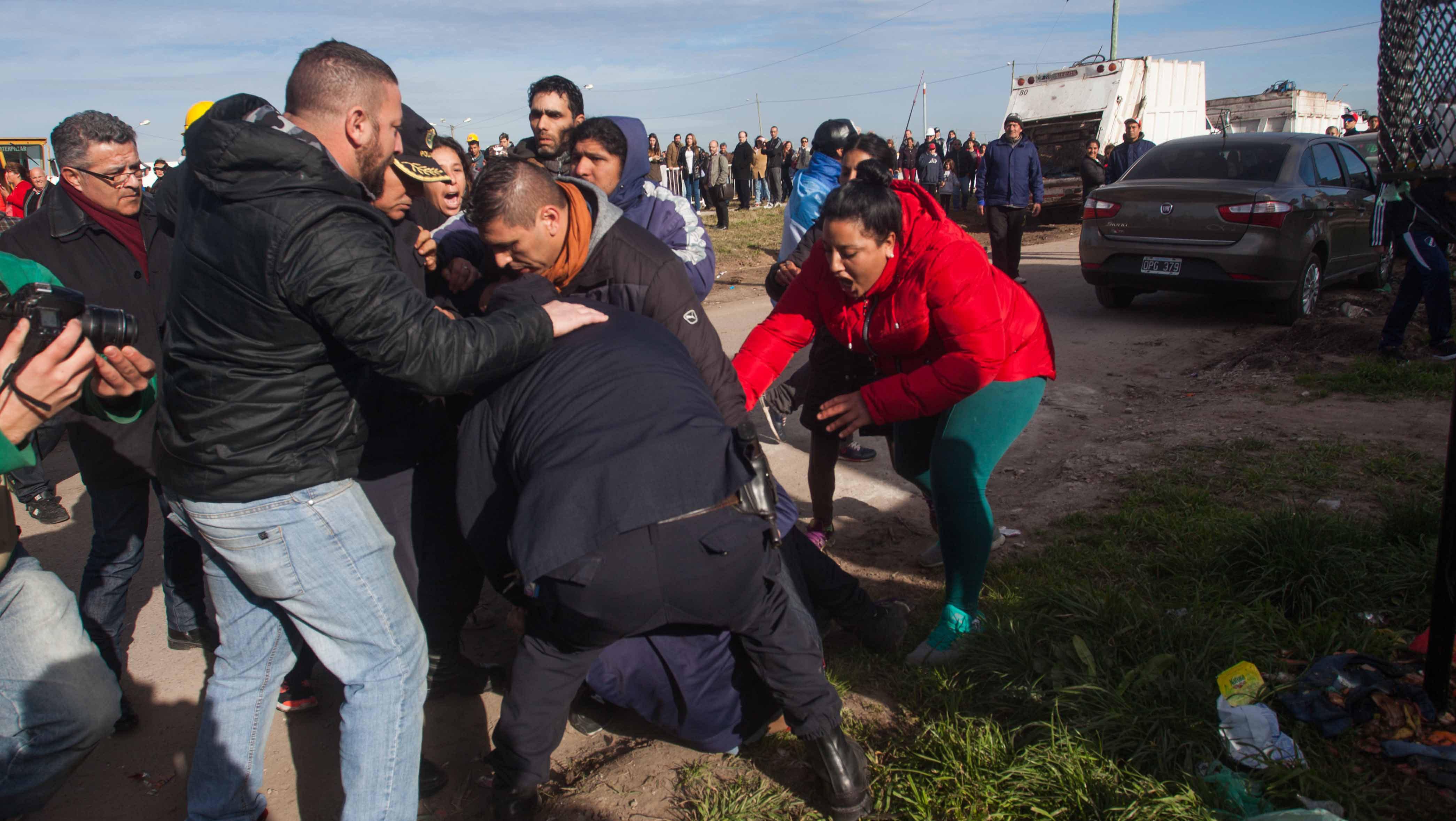 Piedrazos a Macri y Vidal en Mar del Plata