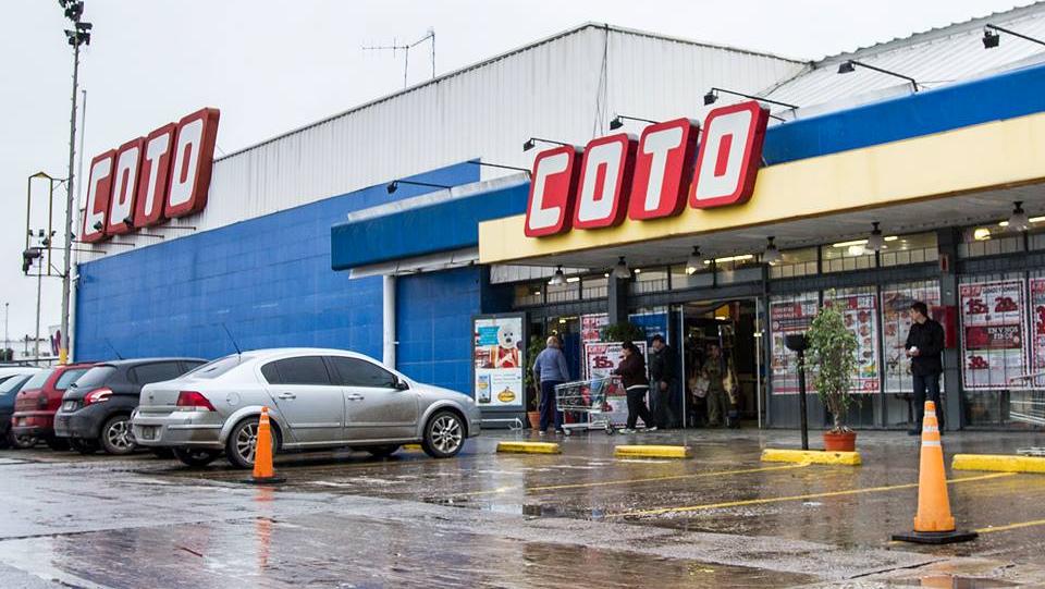 Doce empleados de Coto no pudieron volver a sus trabajos