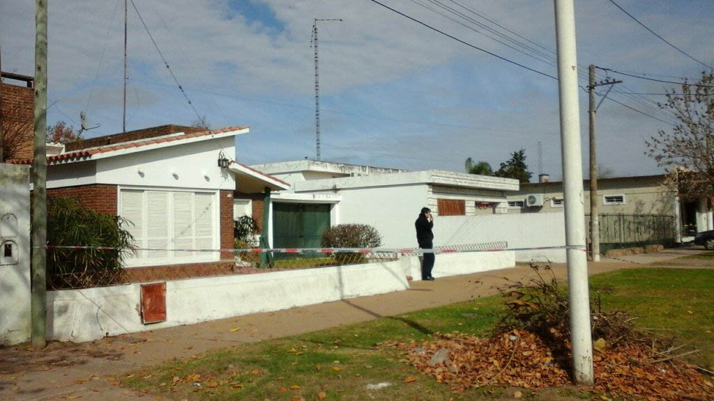 El femicidio alteró la calma en el pueblo santafesino.