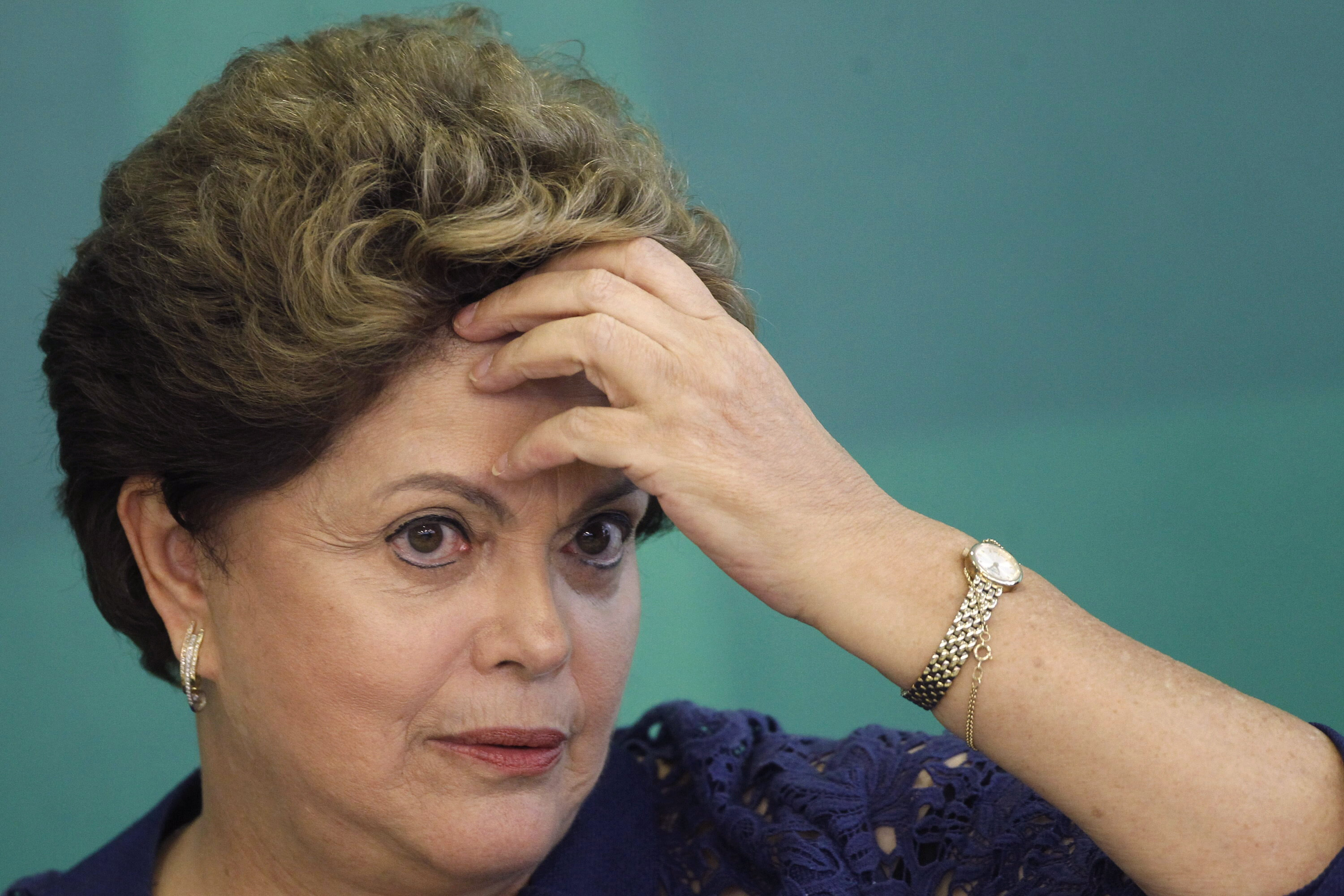 Dilma deja el cargo por 180 días