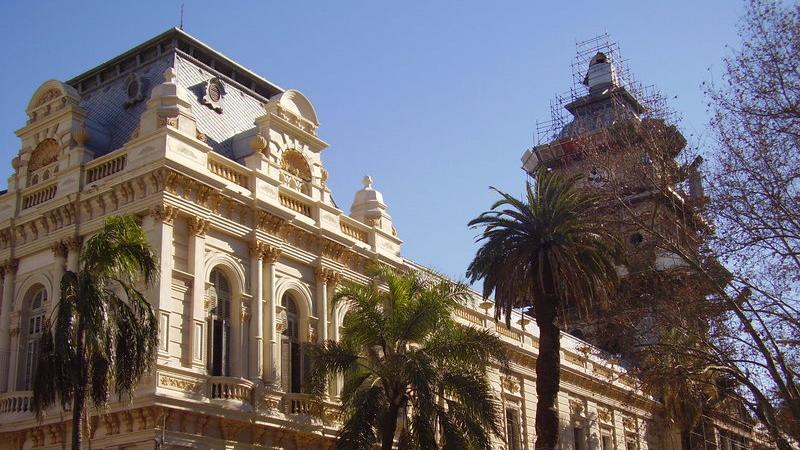 La UNR inicia un paro de 72 horas en todas las instituciones educativas.