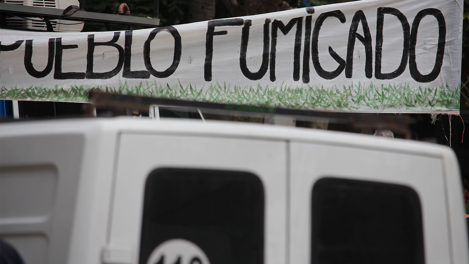 Protesta contra el monocultivo frente a la Bolsa de Comercio