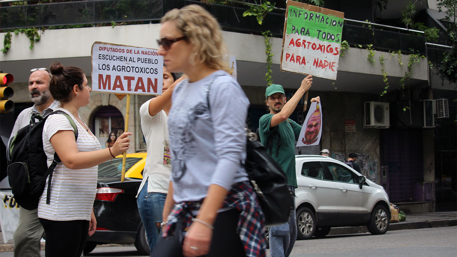 Protesta contra el monocultivo frente a la Bolsa de Comercio