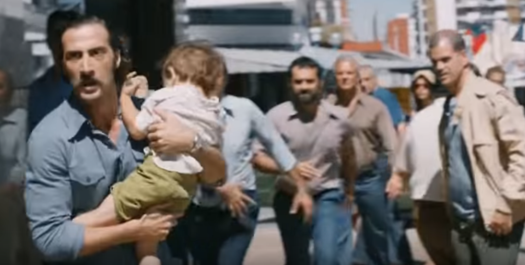 Una escena de la película sobre la vida de Tucho Valenzuela y su familia.